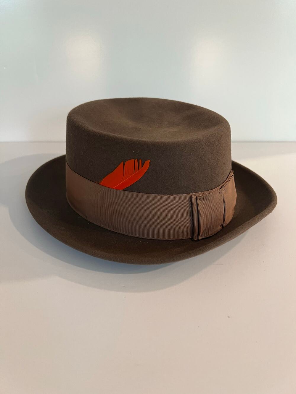 Vintage Sky Chief 100% Wool Men’s Hat Brown w Red Feather Size 7 JL
